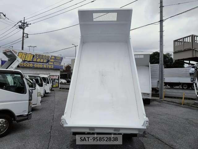 Isuzu ELF TRUCK 2012-11 8285794-1