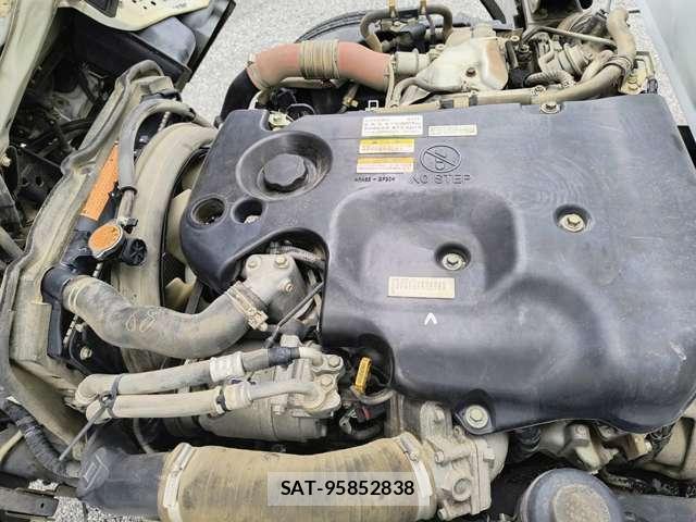 Isuzu ELF TRUCK 2012-11 8285794-18