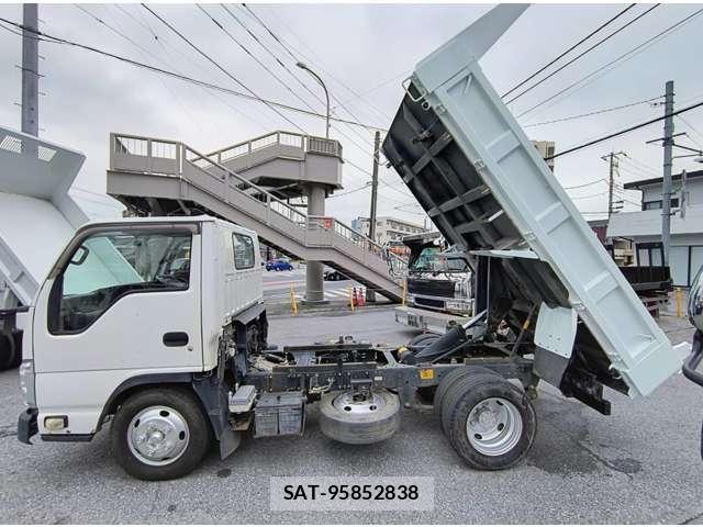 Isuzu ELF TRUCK 2012-11 8285794-3