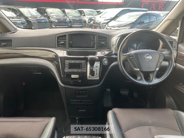 Nissan ELGRAND 2017-10 8276894-1
