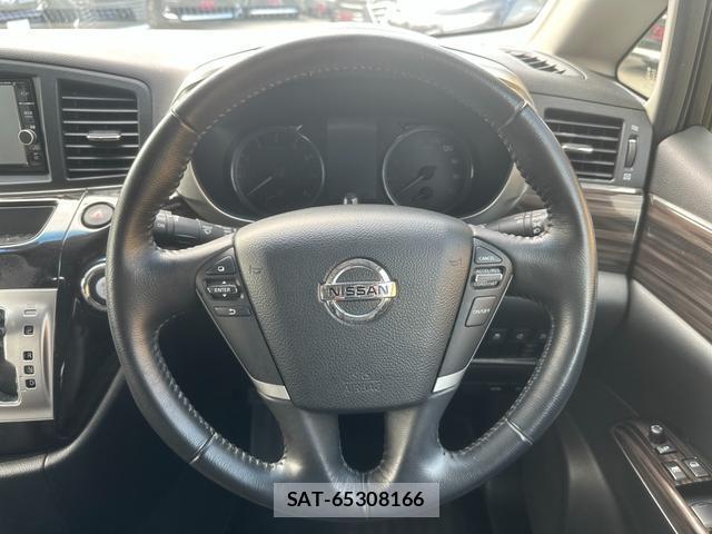 Nissan ELGRAND 2017-10 8276894-10