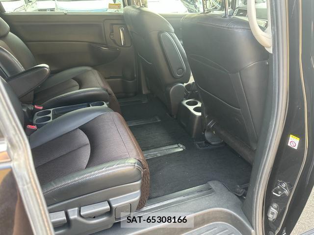 Nissan ELGRAND 2017-10 8276894-12
