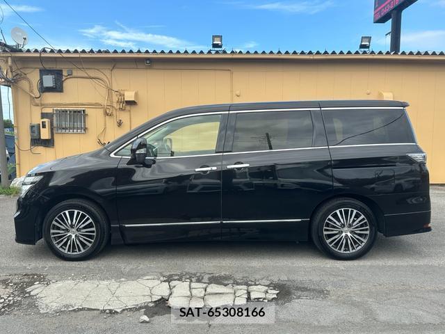 Nissan ELGRAND 2017-10 8276894-19