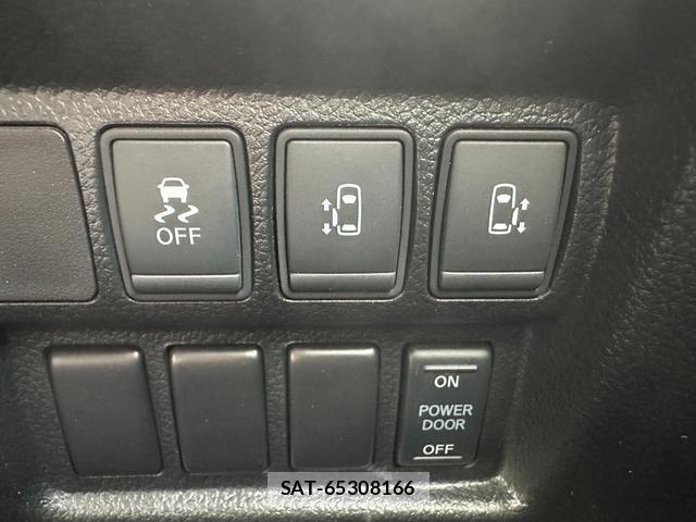 Nissan ELGRAND 2017-10 8276894-5