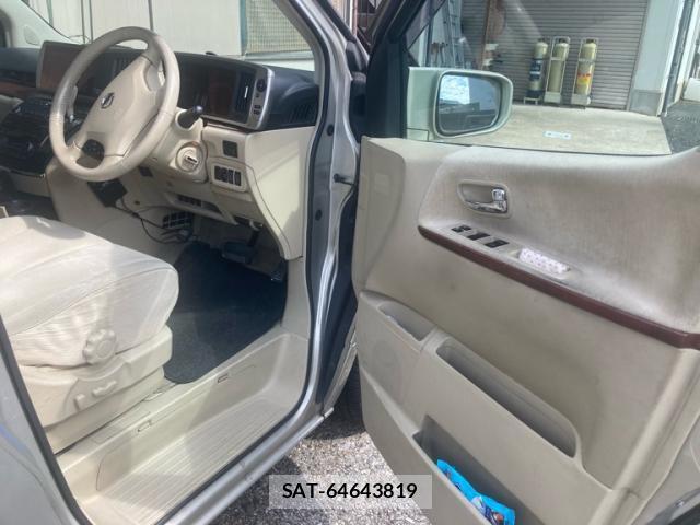 Nissan ELGRAND 2005-10 8277494-14