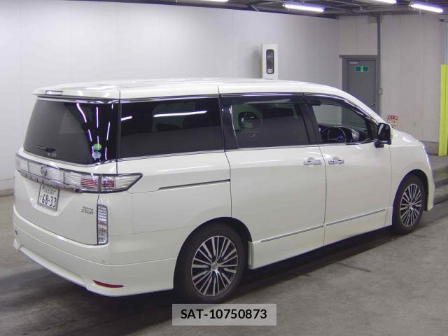 Nissan ELGRAND 2015 8278504-4