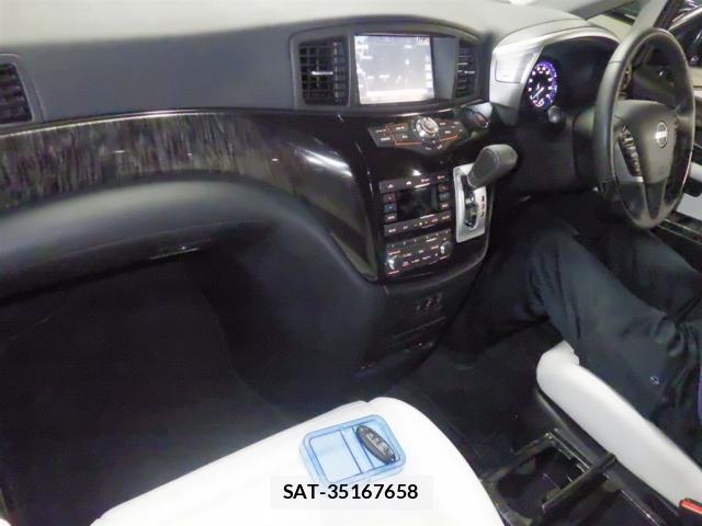 Nissan ELGRAND 2017-06 8278615-2