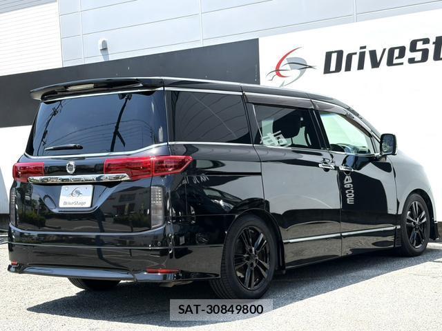 Nissan ELGRAND 2012-03 8279177-1