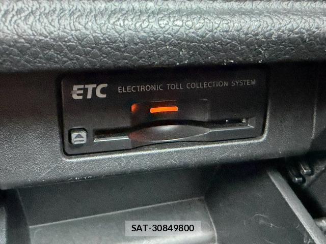 Nissan ELGRAND 2012-03 8279177-11