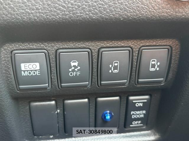 Nissan ELGRAND 2012-03 8279177-14
