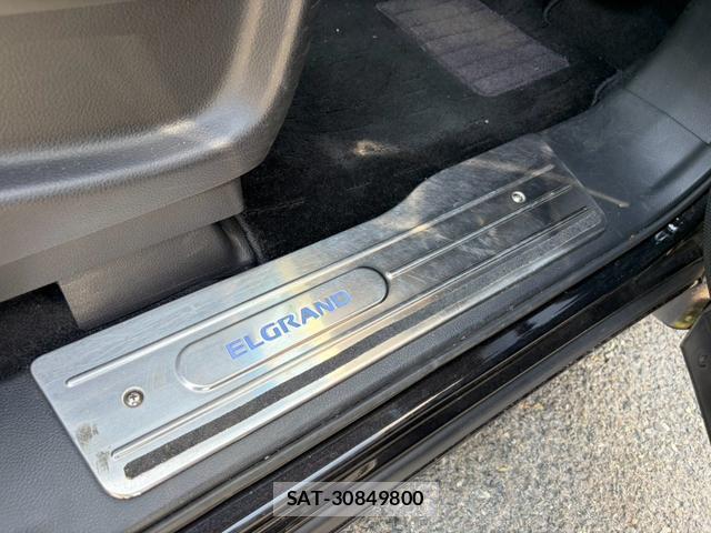 Nissan ELGRAND 2012-03 8279177-18