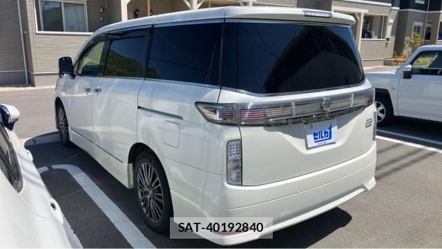 Nissan ELGRAND 2015-01 8280589-12