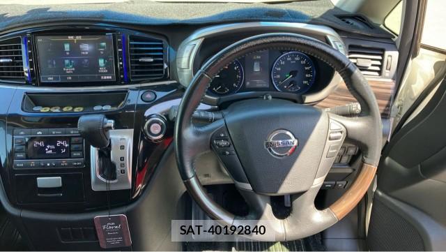 Nissan ELGRAND 2015-01 8280589-16
