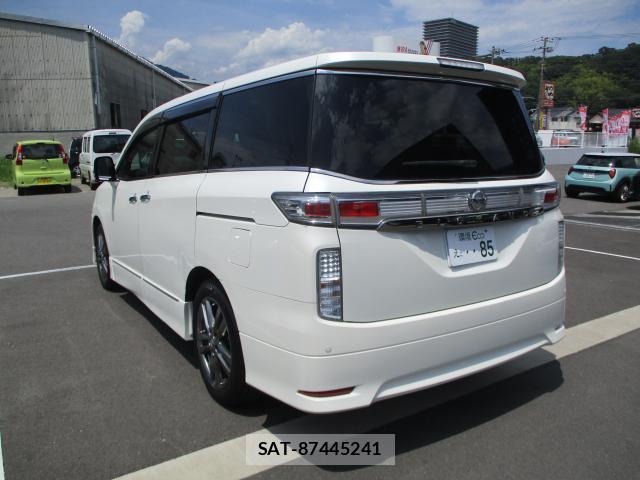 Nissan ELGRAND 2013-12 8283431-10