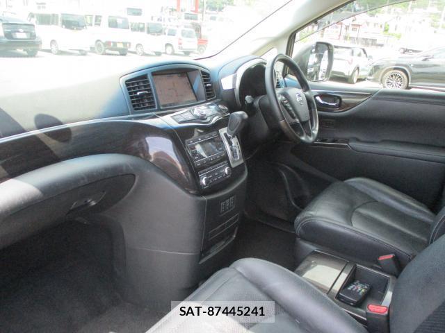 Nissan ELGRAND 2013-12 8283431-11