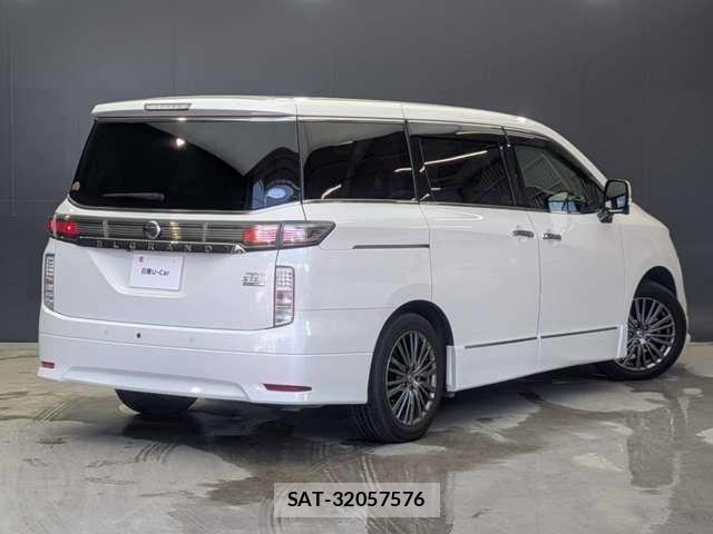 Nissan ELGRAND 2020-12 8283825-1
