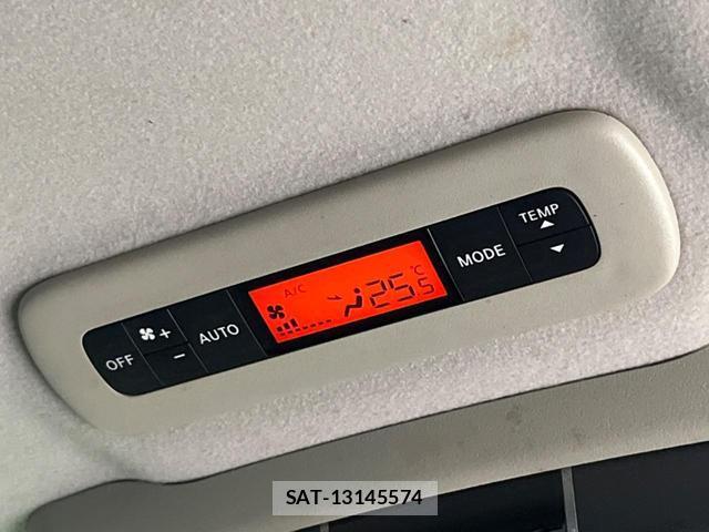 Nissan ELGRAND 2011-09 8284747-5