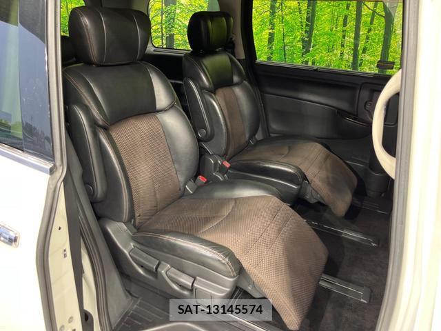 Nissan ELGRAND 2011-09 8284747-8