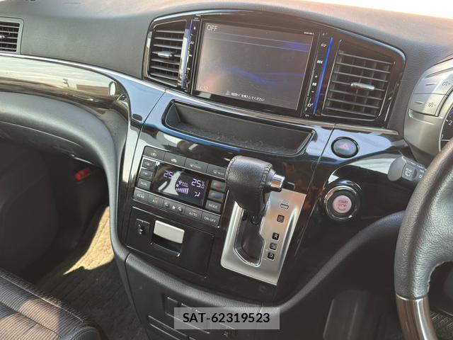 Nissan ELGRAND 2019-04 8285440-10