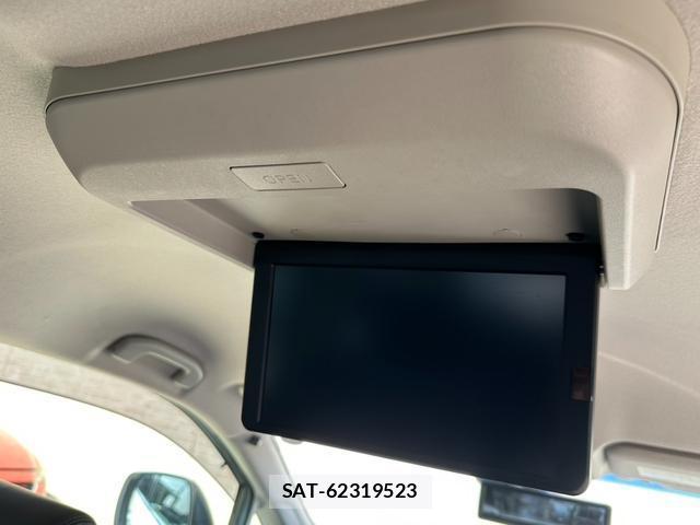 Nissan ELGRAND 2019-04 8285440-12
