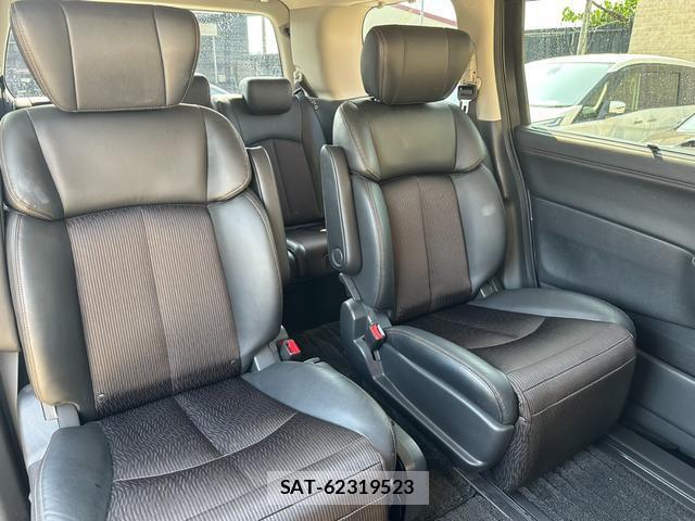 Nissan ELGRAND 2019-04 8285440-18