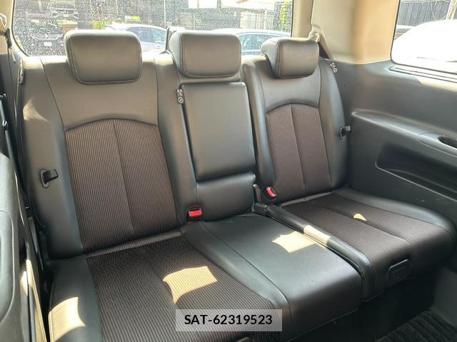Nissan ELGRAND 2019-04 8285440-19