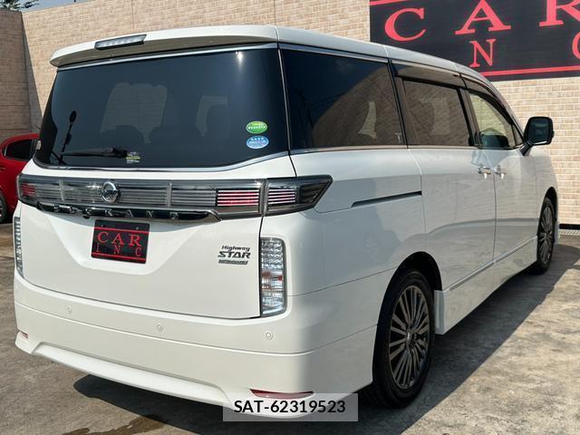 Nissan ELGRAND 2019-04 8285440-2