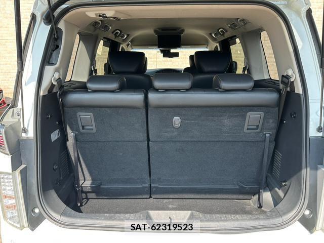 Nissan ELGRAND 2019-04 8285440-9