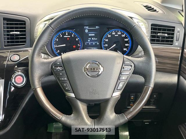 Nissan ELGRAND 2019-10 8285467-11