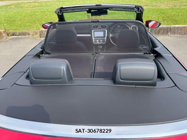 VolksWagen EOS 2010-02 8285509-14