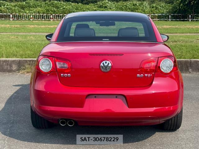 VolksWagen EOS 2010-02 8285509-4