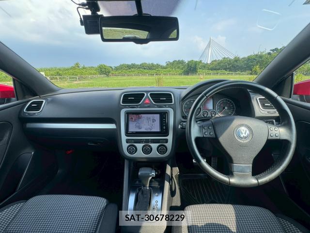 VolksWagen EOS 2010-02 8285509-8