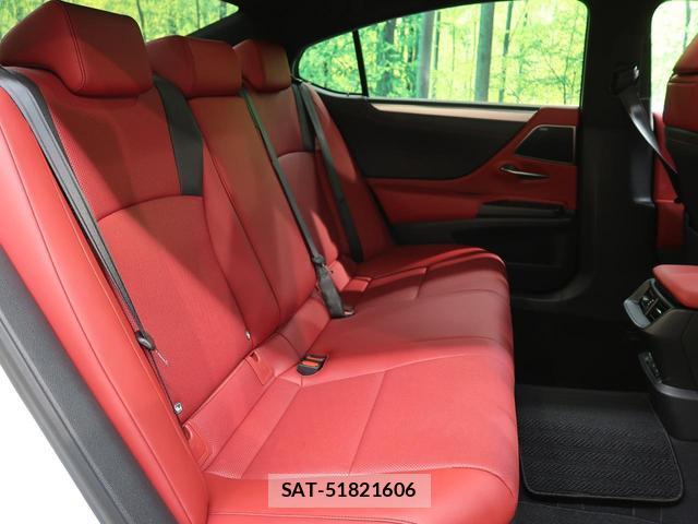 Lexus ES 2019-01 8276681-9