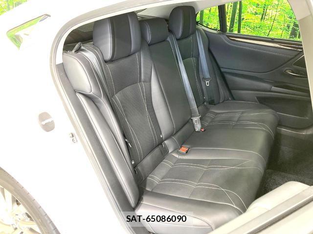 Lexus ES 2019-02 8277654-9