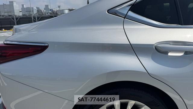 Lexus ES 2019-03 8281125-12