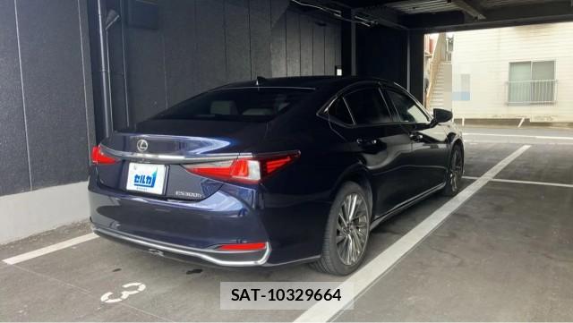 Lexus ES 2023-08 8282364-12