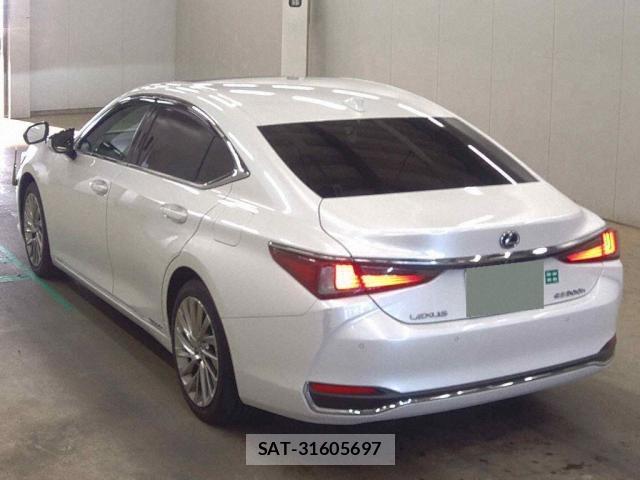 Lexus ES 2022-01 8283089-1