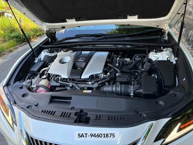 Lexus ES 2018-10 8284219-12