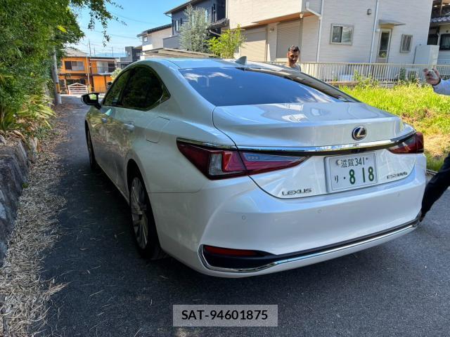 Lexus ES 2018-10 8284219-3