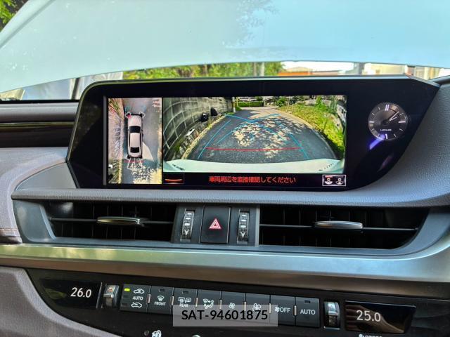 Lexus ES 2018-10 8284219-6