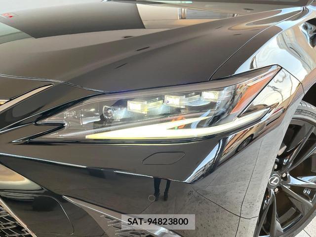Lexus ES 2022-01 8284453-11