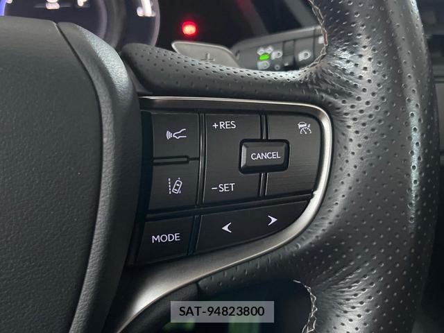 Lexus ES 2022-01 8284453-5