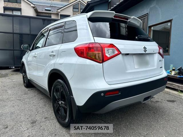 Suzuki ESCUDO 2017-09 8278682-3