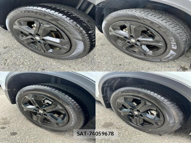 Suzuki ESCUDO 2017-09 8278682-4