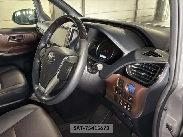 Toyota ESQUIRE 2016-02 8277020-4