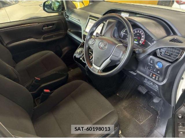 Toyota ESQUIRE 2016-05 8278377-2