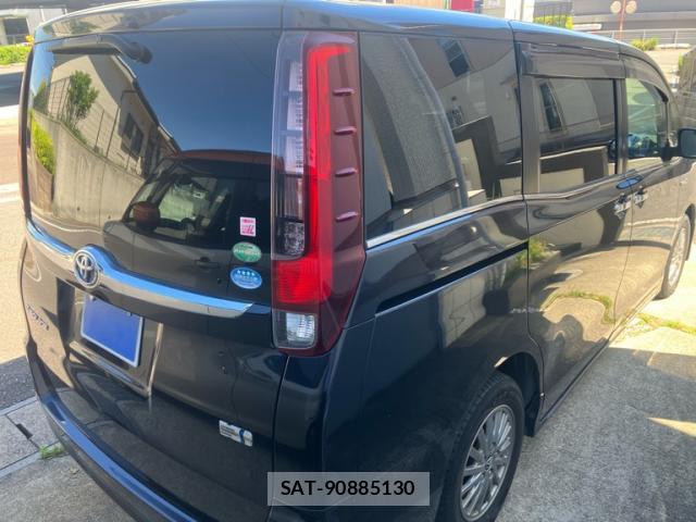 Toyota ESQUIRE 2014-12 8279631-12