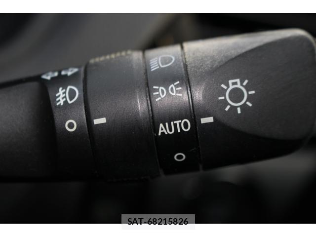 Toyota ESQUIRE 2015-09 8279817-11