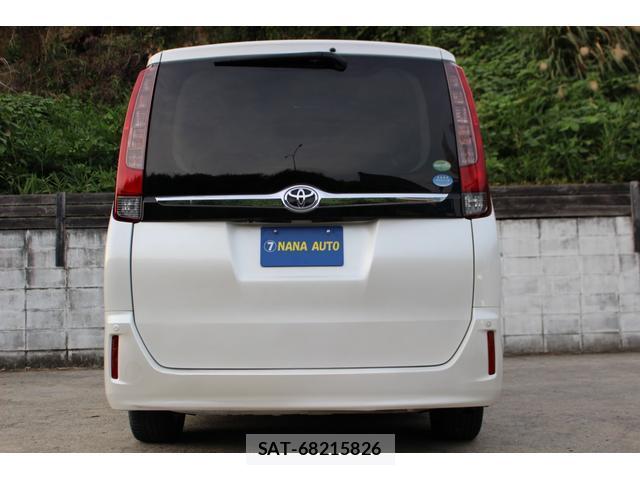 Toyota ESQUIRE 2015-09 8279817-9