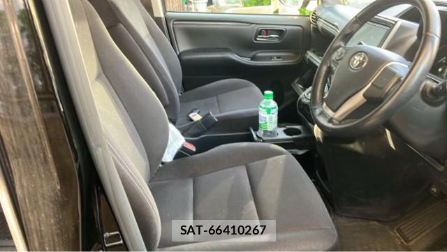 Toyota ESQUIRE 2017-01 8280975-5